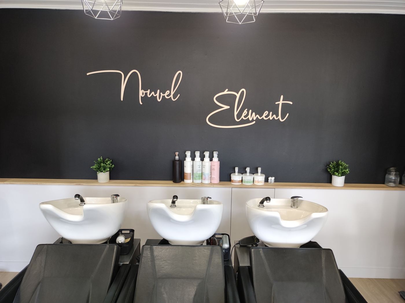 Espace shampoing du salon Nouvel Élément